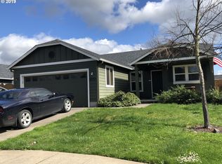 1070 S 1st St, Cottage Grove, OR 97424