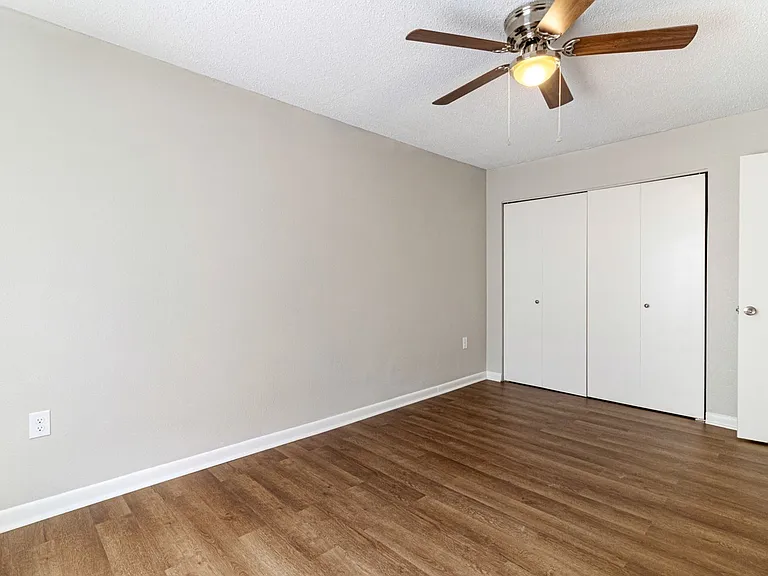 County View Apartments — Photo 19