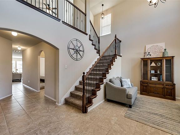 4th image of 971 English Ivy Dr