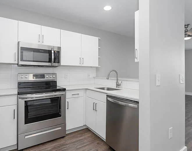 5819 Glisan — Photo 4