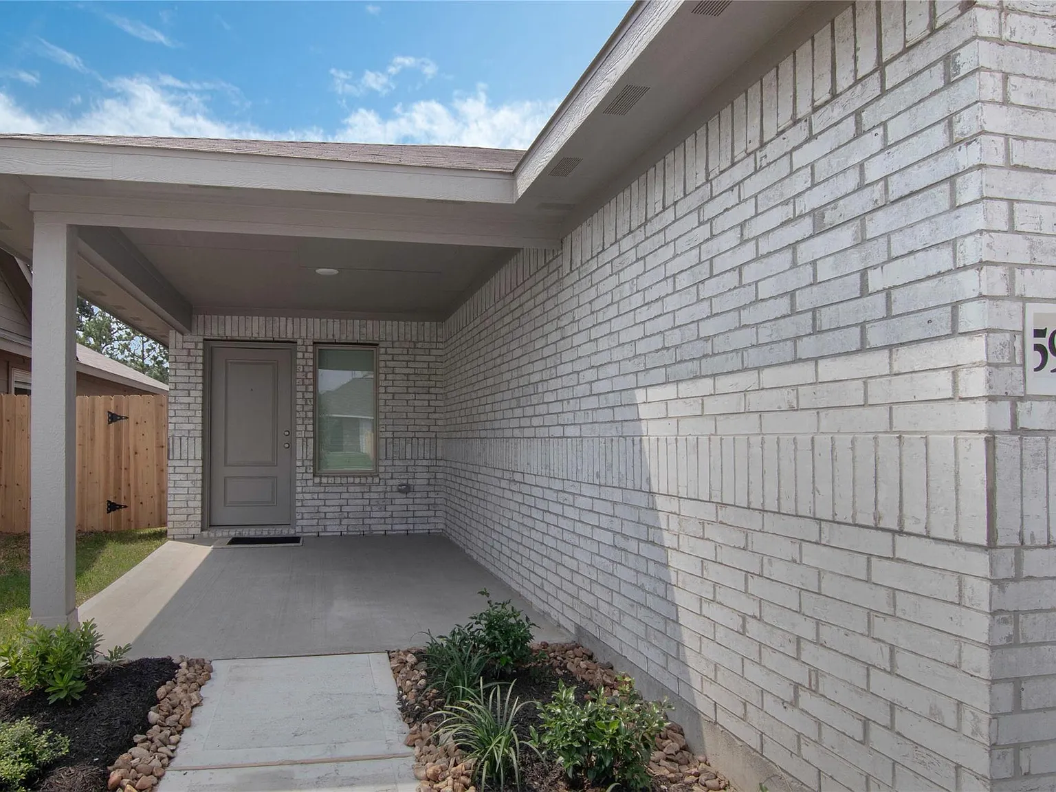 3 bed, 1473 sqft, $2,000 — Photo 2