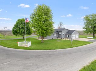 4698 E 17th Rd, Leland, IL 60531
