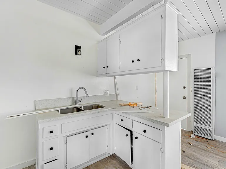 11720 S Budlong Ave #4 — Photo 3