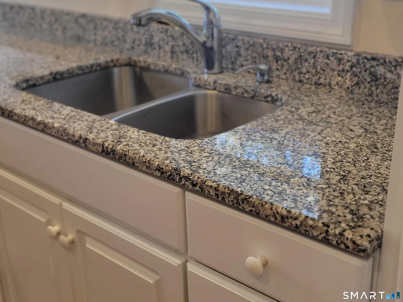 2 bed, 1.5 bath, 1043 sqft, $2,800 — Photo 3