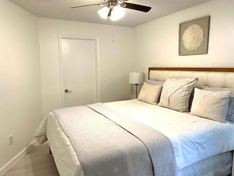 1125 Crystal Way #F — Photo 16