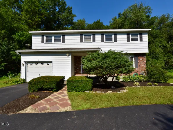 28 Meditation Way, Saratoga Springs, NY 12866