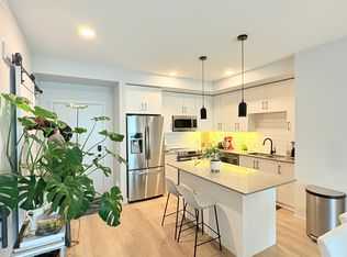 2465 Gateway Rd #101, Langford, BC V9B 6R1