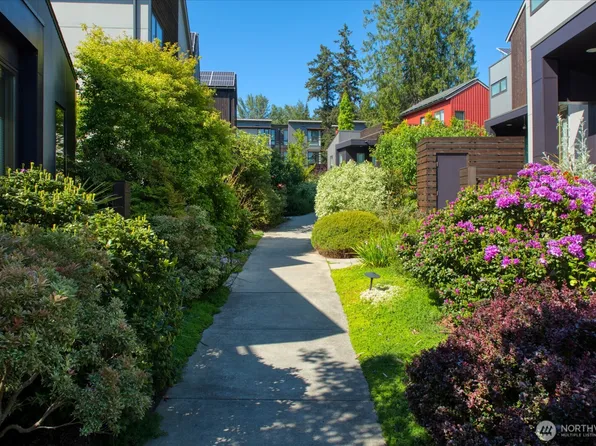 449 Sprout Path NW, Bainbridge Island, WA 98110