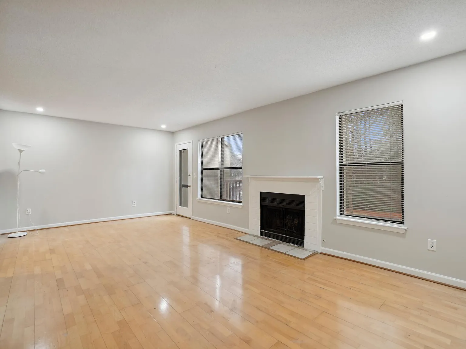 2 bed, 2.5 bath, 1468 sqft, $1,799 — Photo 3