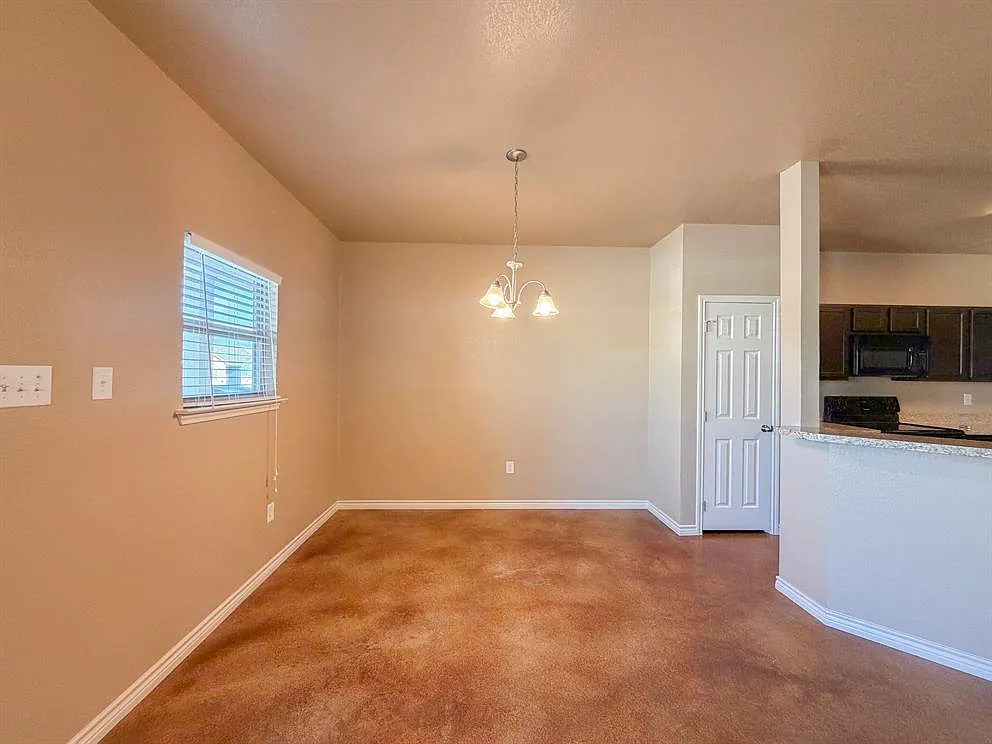 7024 Cameron Park — Photo 4