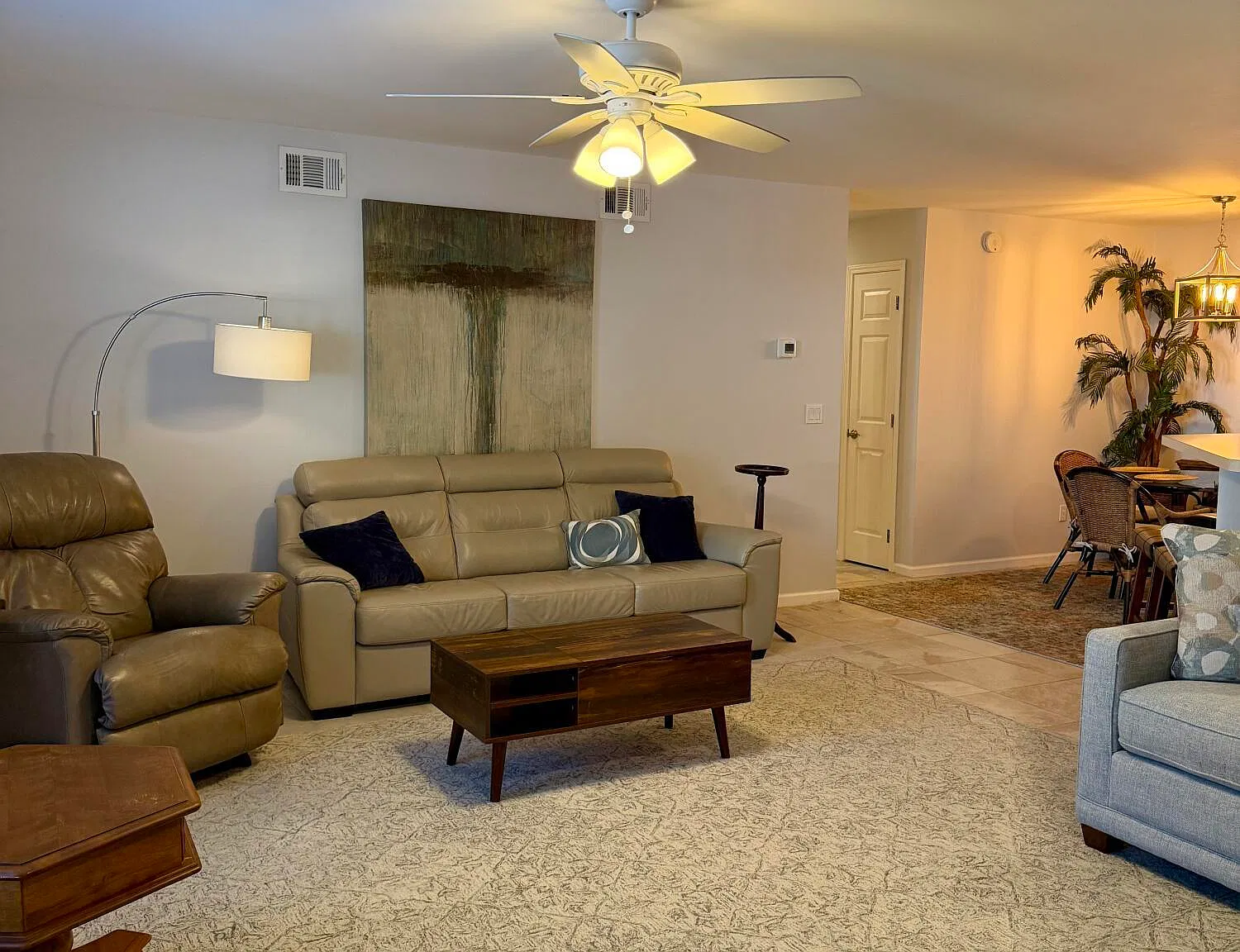 2 bed, 2.0 bath, 1167 sqft, $1,900 — Photo 1