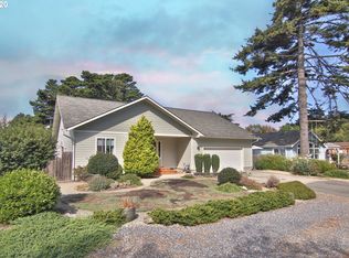 1006 Indiana Ave SE, Bandon, OR 97411