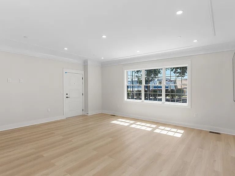 5 Milton Ave #B — Photo 14