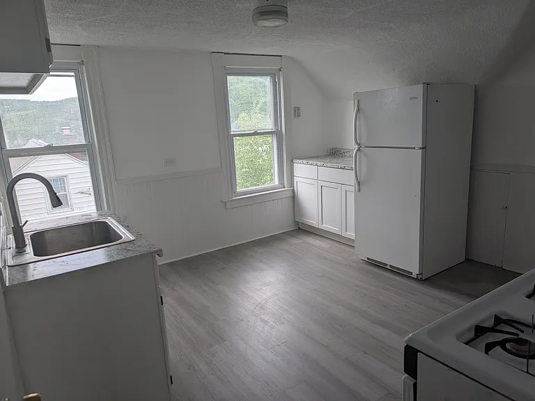 112 Feldspar Ave #3 — Photo 8
