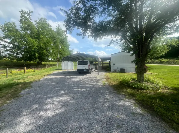 6218 Smith Grove Rd, Scottsville, KY 42164