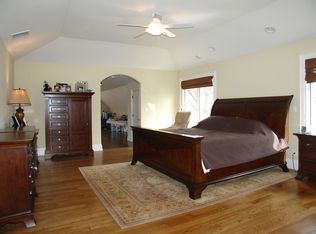 454 S Sunnyside Ave, Elmhurst, IL 60126