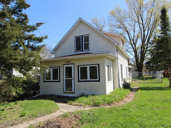 1024 4th St, Howard Lake, MN 55349