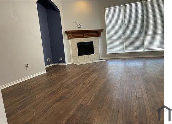 3201 Silver Springs Way — Photo 3