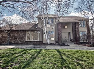 6021 Orchard Ridge Ct, West Bloomfield, MI 48322