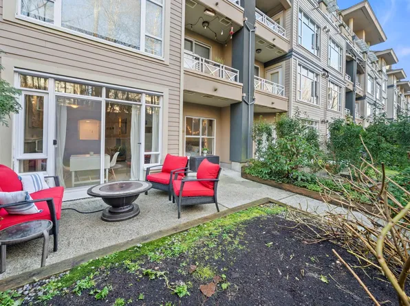 3600 Windcrest Dr #215, Burrard Inlet 3, BC V7G 2S5