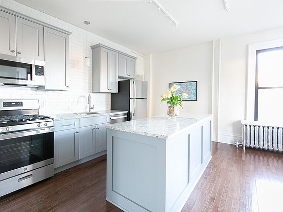 5th image of 46 Voorhis Ave APT 1