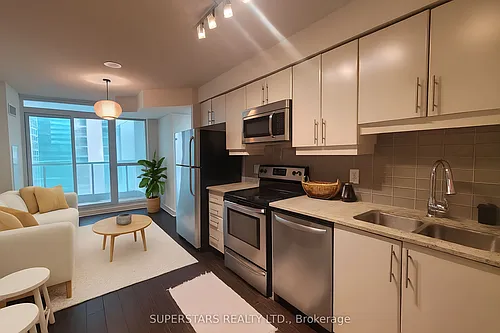 33 Bay St Photo 1