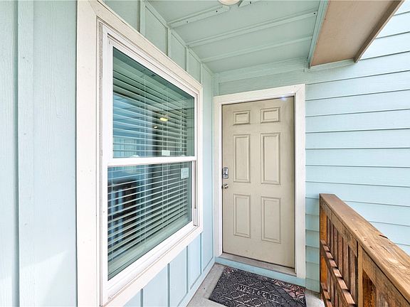 3rd image of 230 Cut Off Rd APT 204