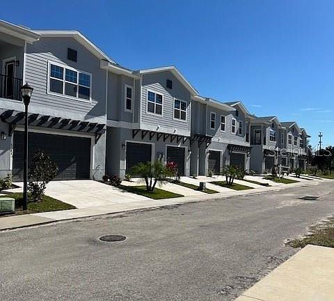 2nd image of 5739 Desert Rose Pl