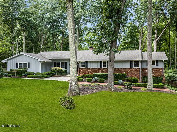 2nd image of 10 Woodland Drive