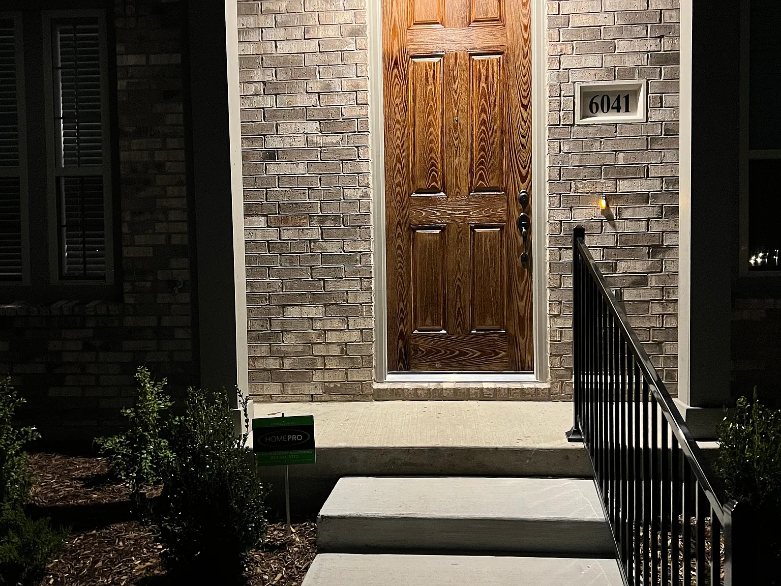 3 bed, 2.5 bath, 1722 sqft, $2,670 — Photo 2