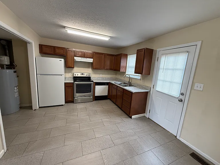 1869 Stonehenge Ave #C — Photo 8
