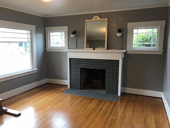 Living room (functioning fire place)...