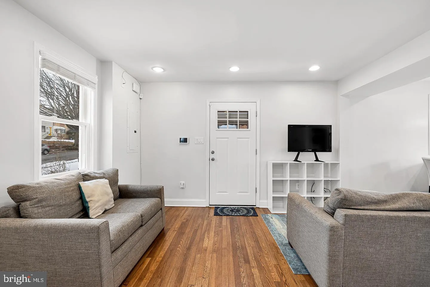 4 bed, 2.5 bath, 1789 sqft, $3,600 — Photo 2