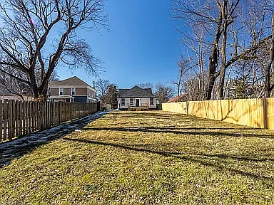 954 S Willett St — Photo 26