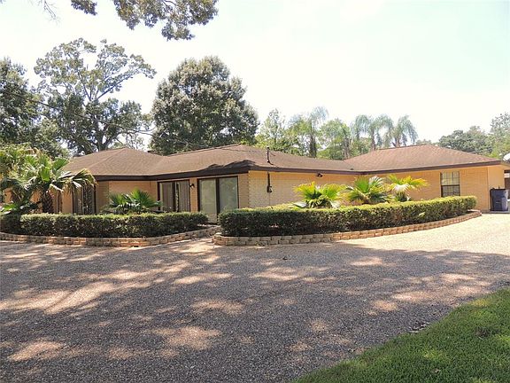 3rd image of 604 S Clear Creek Dr