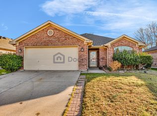 10532 Braewood Dr, Fort Worth, TX 76131