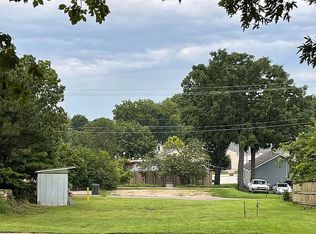 610 Elm St, Wamego, KS 66547