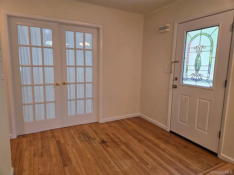 2758 N Cedar Ave — Photo 3