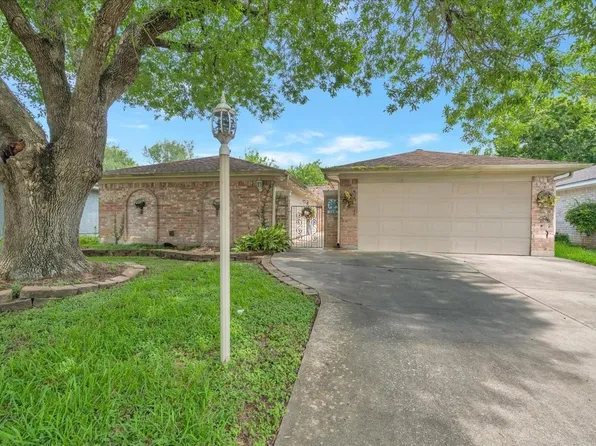 855 Silverpines Rd, Houston, TX 77062