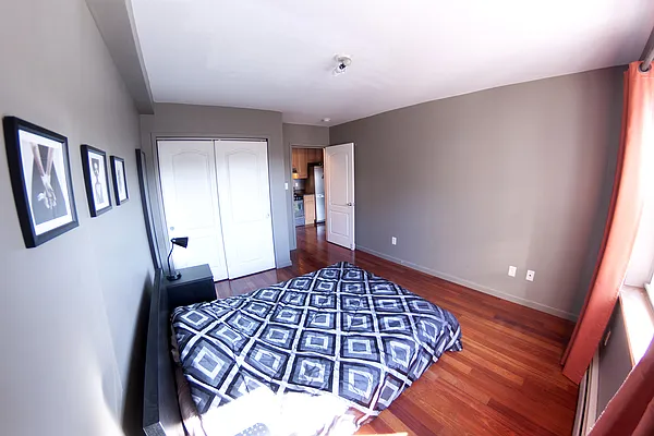 Rented by Cezanne Outlet LLC | media 14