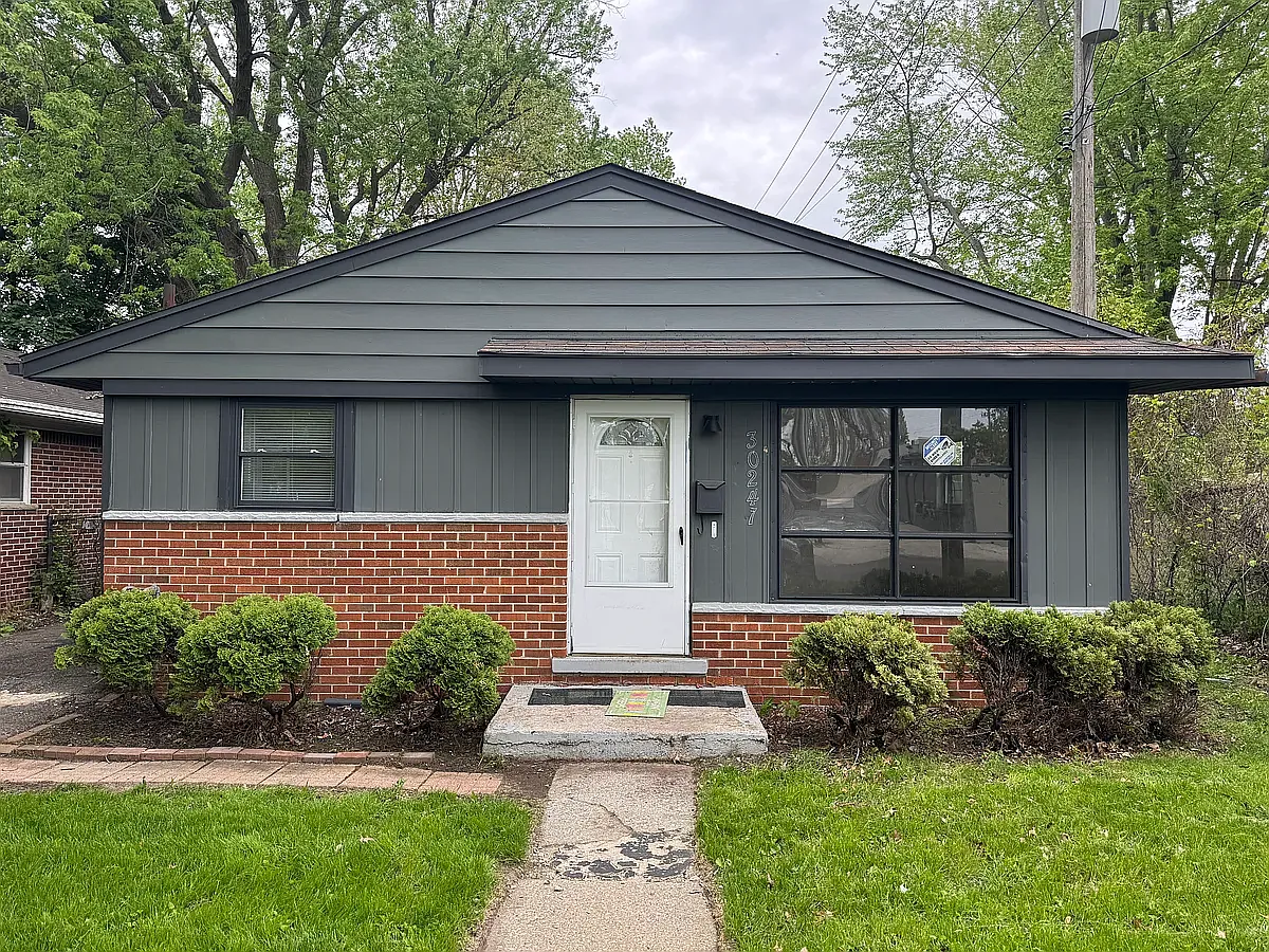 Building Photo - 30247 Glenwood St
