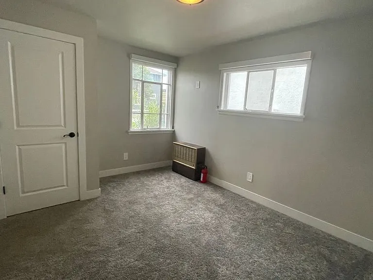 921 Walnut St — Photo 16