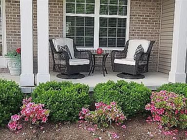 3rd image of 5455 Montville Dr