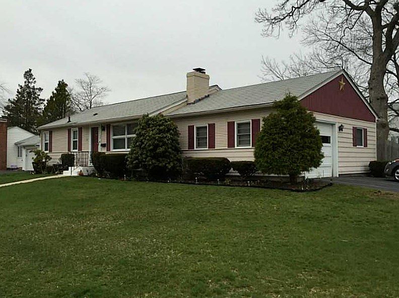 2nd image of 54 Dedham Rd