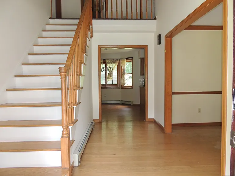 12 Cardinal Ln — Photo 3