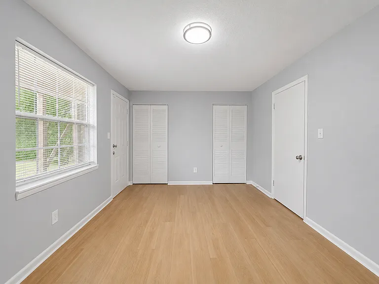 420 Fairfax Dr #A — Photo 12