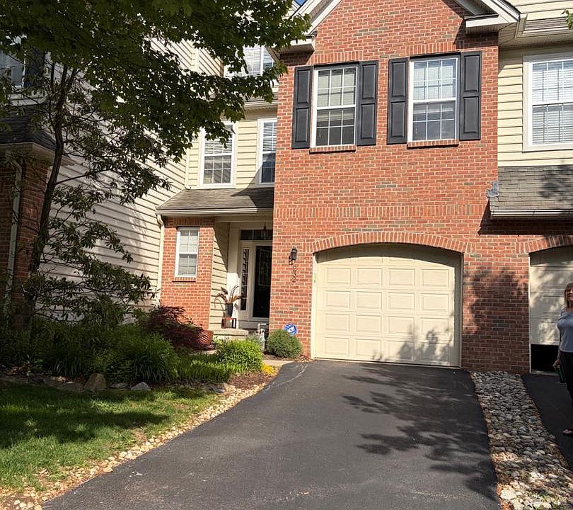 1st image of 232 Deepdale Dr