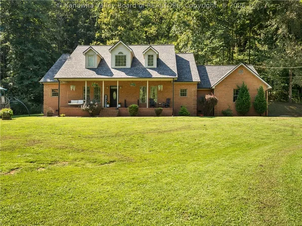 2290 Trace Creek Rd, Hurricane, WV 25526