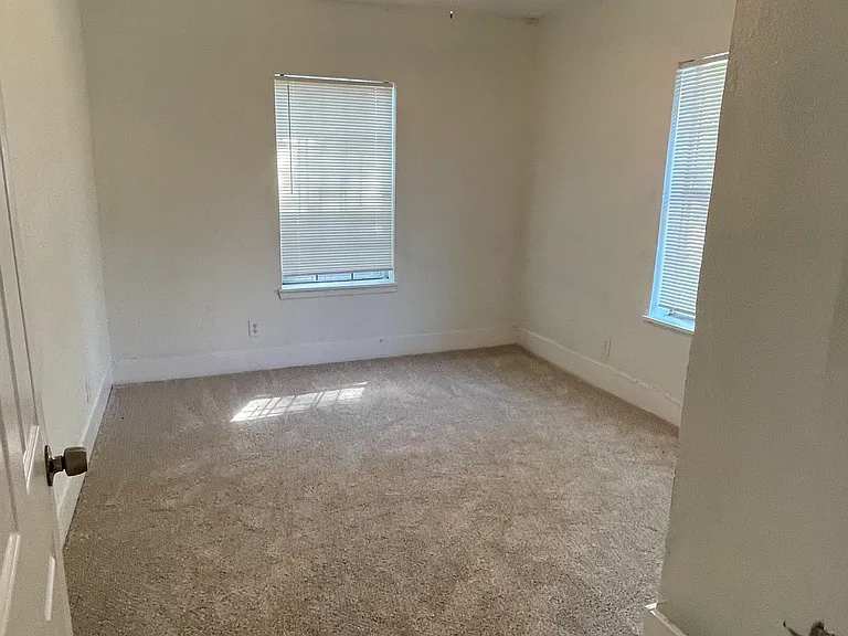 2718 Exline St — Photo 7