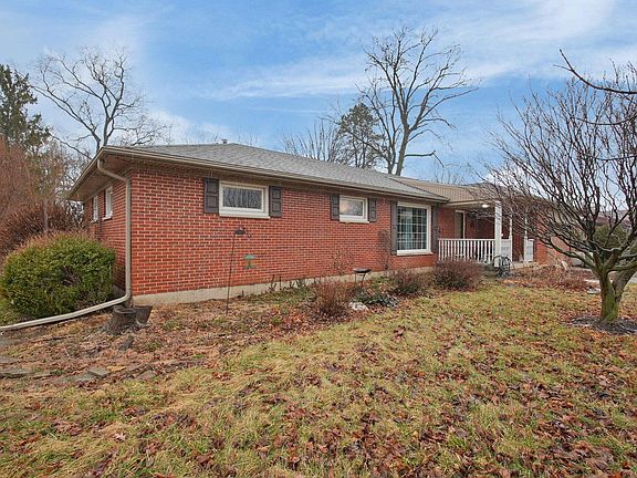 3rd image of 1448 W Sparrow Rd